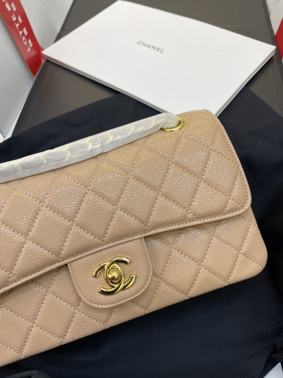 Túi xách Chanel Super Classic Medium Khóa Vàng Màu Nâu Da Hạt Size 23cm